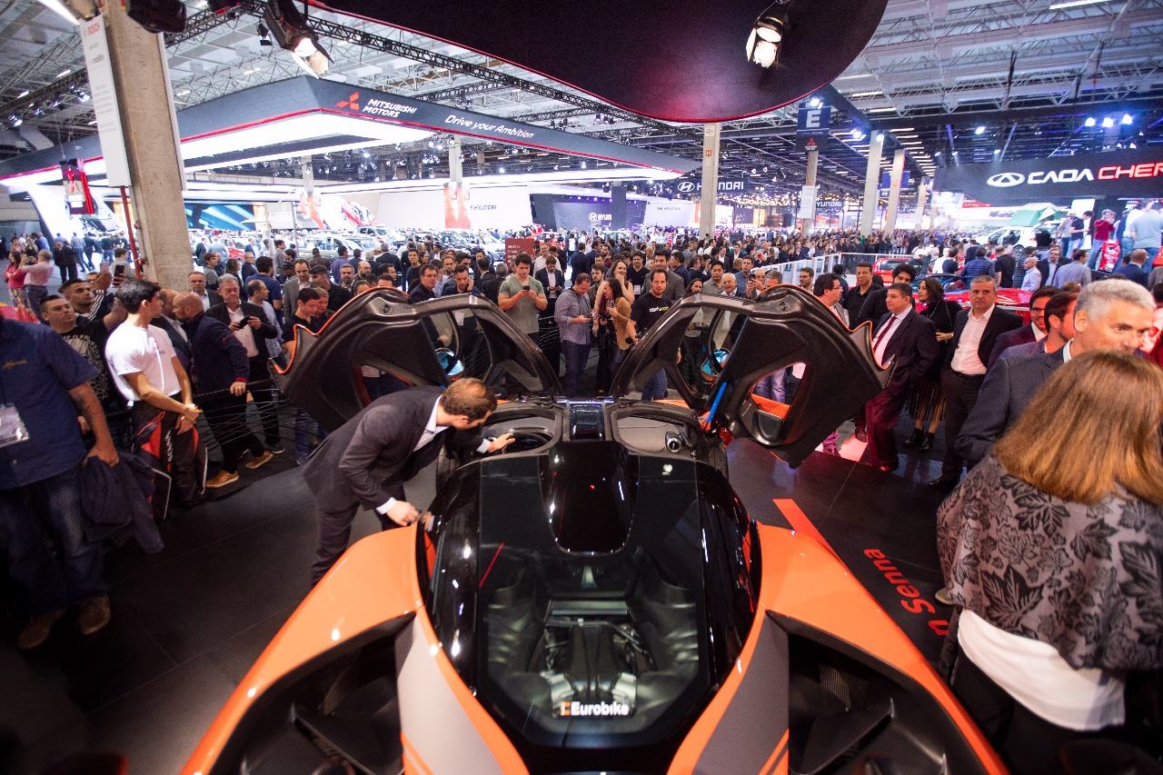 McLaren Senna é escolhido pelo público como a maior atração do Salão do Automóvel — foto 3