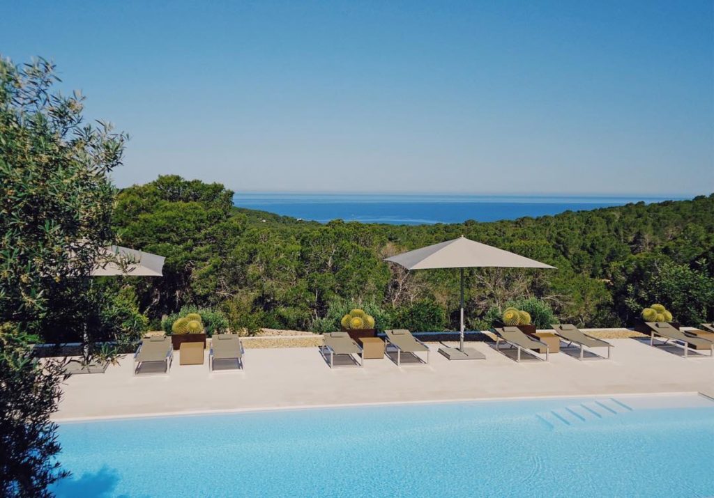 Residências para se hospedar em Ibiza encantam realeza britânica — foto 1