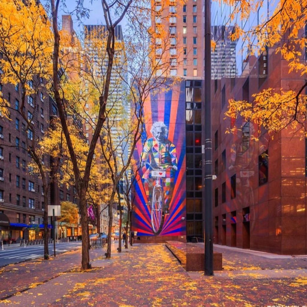 Kobra transforma ônibus em uma galeria de arte intinerante — foto 3