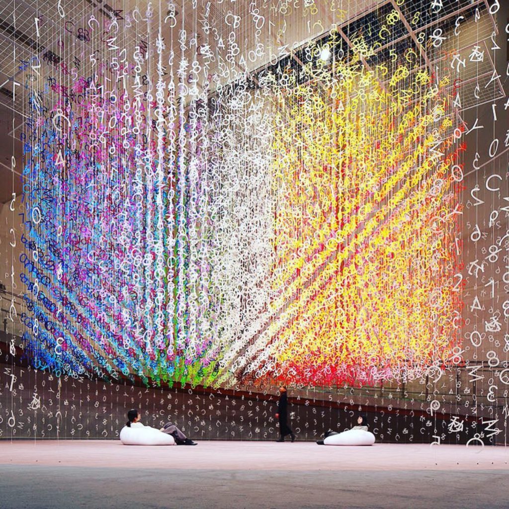 Artista usa 140 mil pedaços de papel para criar obra de arte — foto 1