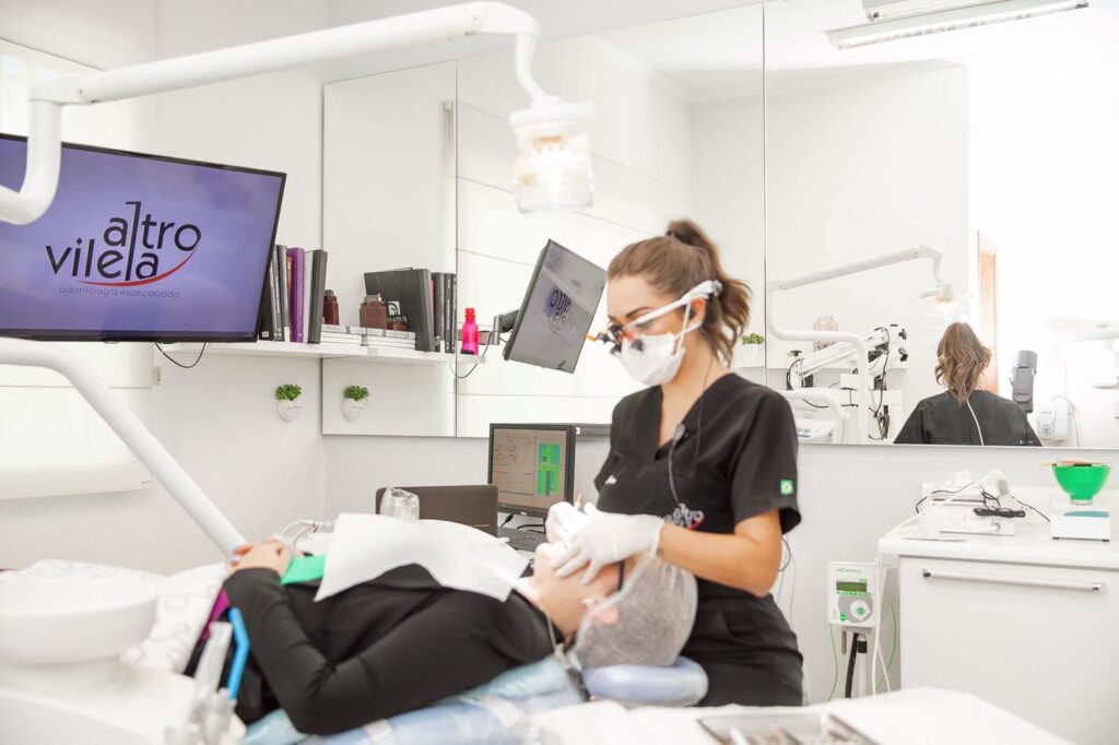 Clareamento dental sem dor já é realidade em clínicas odontológicas — foto 1