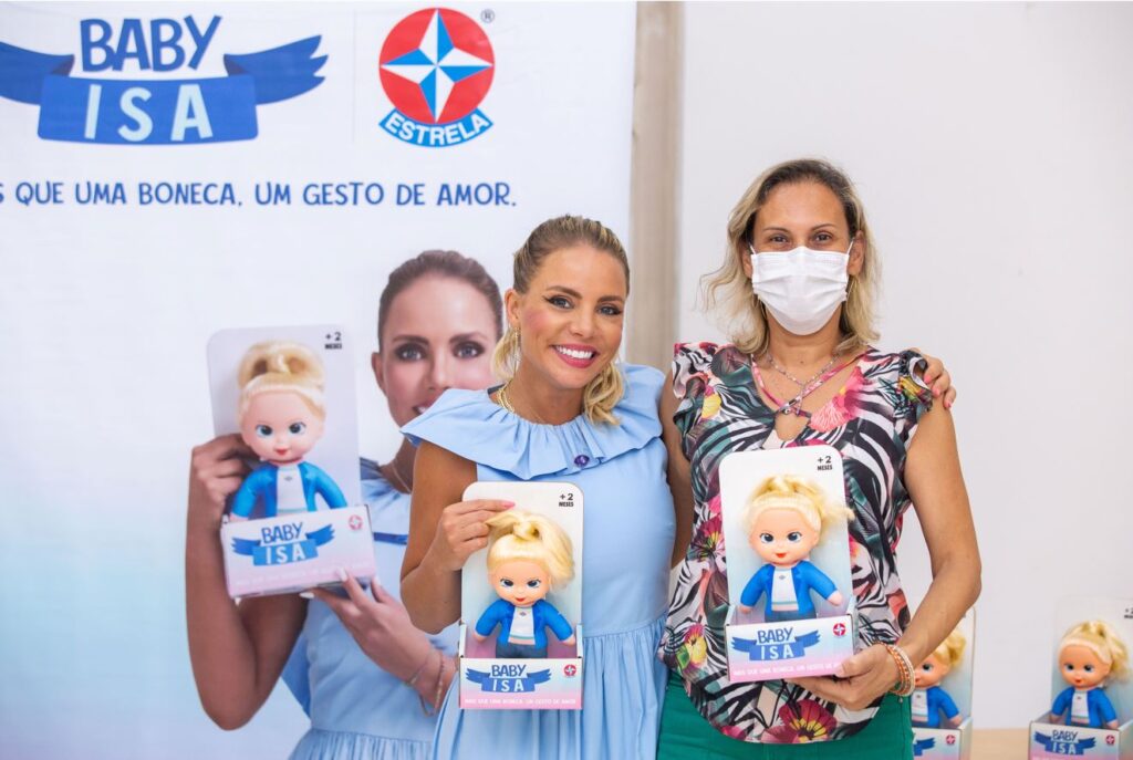 Isa Santini entrega mais de 3 mil bonecas em campanha social — foto 5