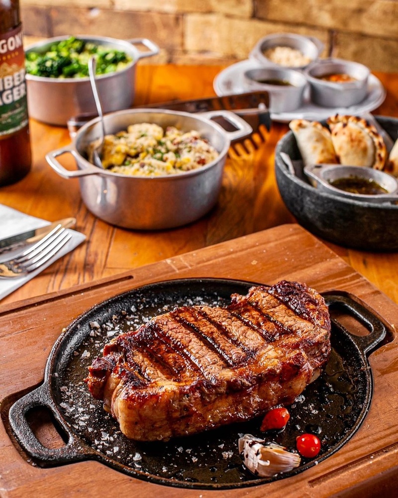 Prime Rib marinado por 48 horas com especiarias e molho secreto. Crédito: Divulgação
