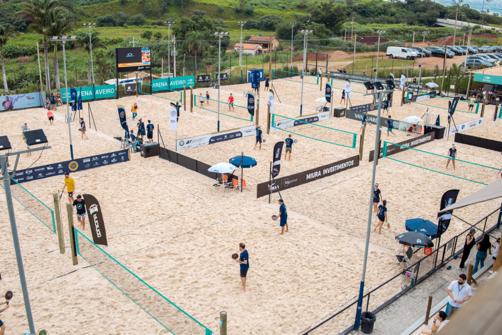 Primeiro torneio de beach tennis entre condomínios caiu no gosto público — foto 3
