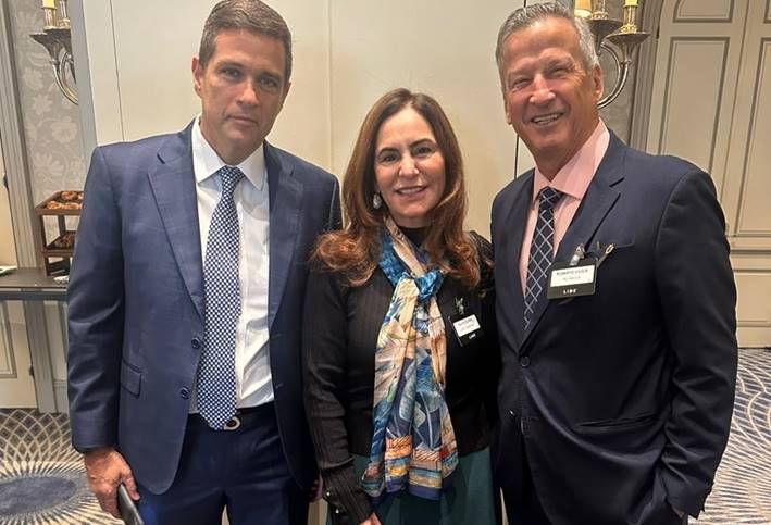 Roberto Campos Neto, presidente do Banco Central, Silvia Quirós e Roberto Vilela, presidente da RV Ímola