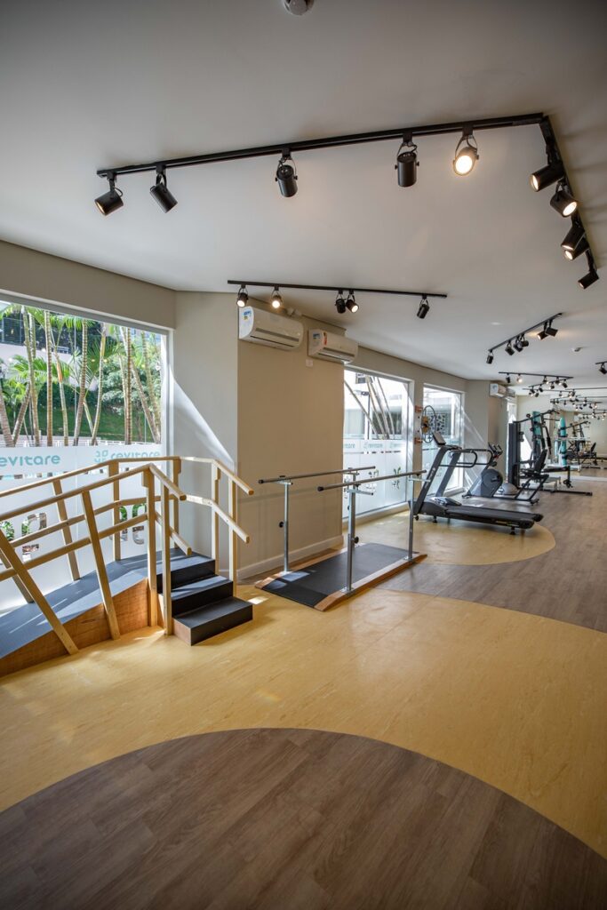 Sala de recuperação, exercícios e fisioterapia ( Crédito: Matheus Campos )