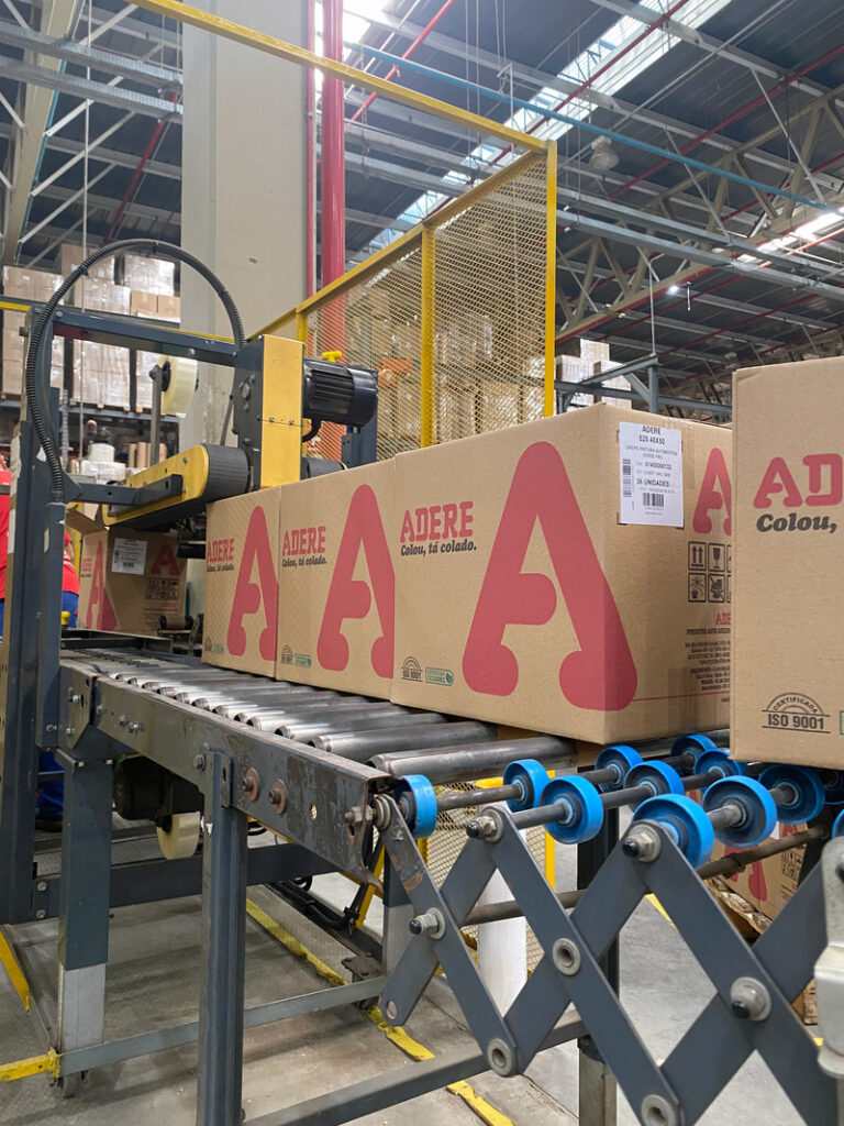 ADERE, maior fabricante brasileira de fitas adesivas (Crédito: Divulgação)